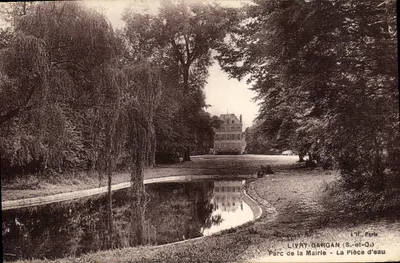 Livry-Gargan (S.-et-O.) - Parque da Prefeitura - A Peça d'Água