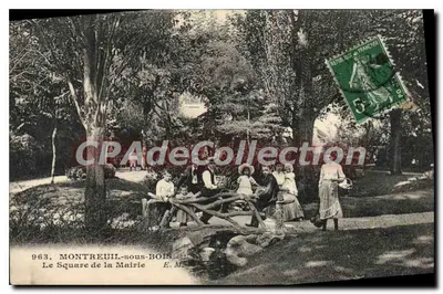 Montreuil-sous-Bois — O Square da Prefeitura — E. M.