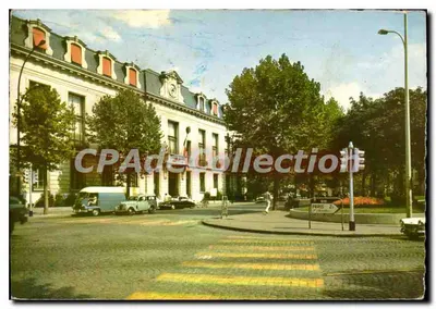 Aubervilliers — A prefeitura — Fotografia de Raymond, Aubervilliers