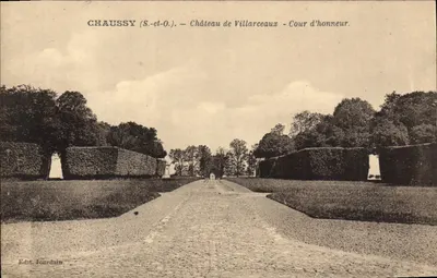 Chaussy (S.-et-O.) — Castelo de Villarceaux — Cour d'honneur — Edit. Jonrdain