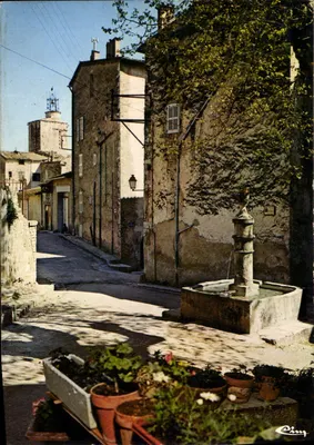 Lorgues (Var) — Place du petit marché — C. P. Ing