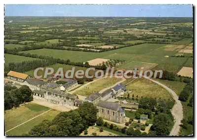 La Haie-Maheas (Loire-Atlantique) — vista aérea do local da Congregação da Imaculada Conceição — Edições SOFER