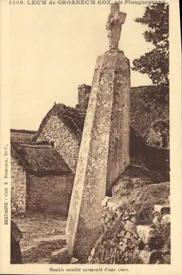 Menhir retaçado com uma cruz em cima — Groanec'h Coz, perto de Plouguerneau — Editor E. Hamonic, n° 4509
