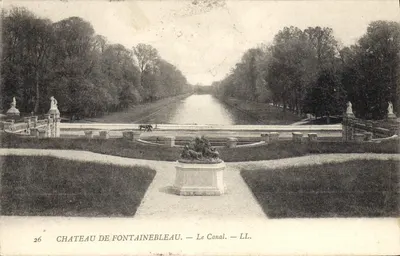 Zamek Fontainebleau — Kanał — LL.