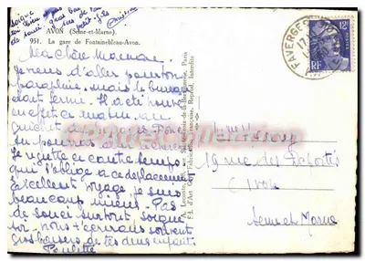 Stacja Fontainebleau-Avon — widok budynku z samochodem z epoki — wydawca Guy — Rewers