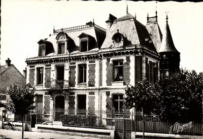 SOUPPES-sur-LOING — O Palácio de Justiça — Edição E. Mignon, n° 4007