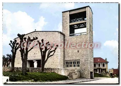 Igreja de Tournan-en-Brie — vista do edifício com seu campanário — CPAdeCollection
