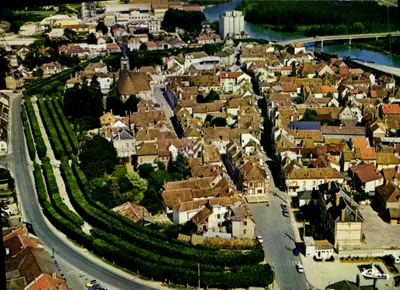 Bray-sur-Seine — vista geral aérea — Impressor Combier