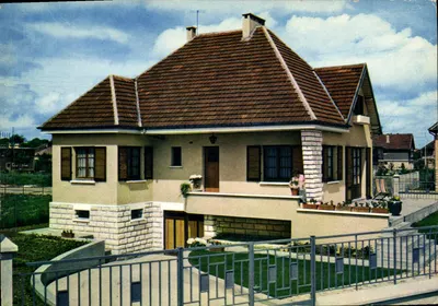 Casa da família Coudert — Combs-la-Ville (S.-et-M.) — Loteamento 'Beau-Soleil' — Foto 'Éd. Naturelles' — n°000