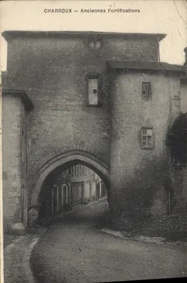 Charroux — Antigas Fortificações
