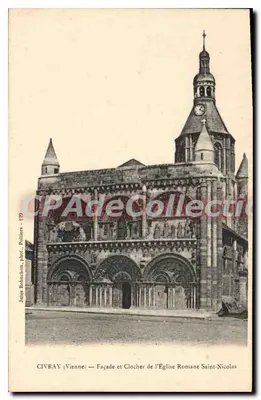 Civray (Vienne) — Fachada e Sintral da Igreja Românica São Nicolau — Julie Robuchon, fot. Polliert - 129