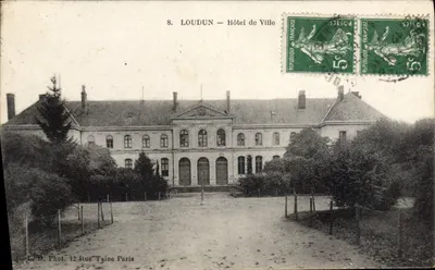 Loudun — Prefeitura — L. D. Fot. 12 Rue Taine Paris