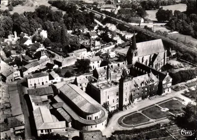 Ligugé (Vienne) — Visão aérea da Abadia Saint-Martin — Éditions Aériennes