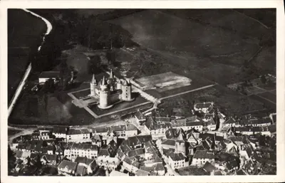 Coussac-Bonneval — Vista aérea do castelo — Edição MARTIN