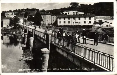 Behobie. Vista Geral (Lado da França). O Ponte Internacional — Tito