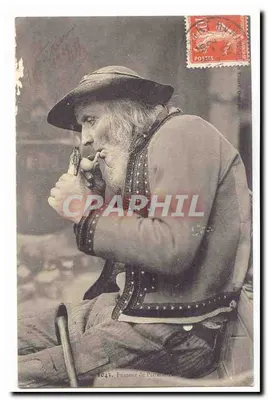 Fouaueur de Prononha — homme barbu en costume traditionnel — éditeur : W. H. P. (imprimé sur la carte)