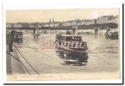 LYON — A Saône e Barco de Turismo — LL.