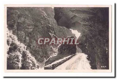 Trasa przez skałowy canyon — B.E.F.