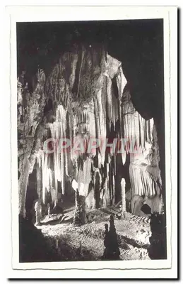 Gruta da Véronique — estalactites e estalagmites