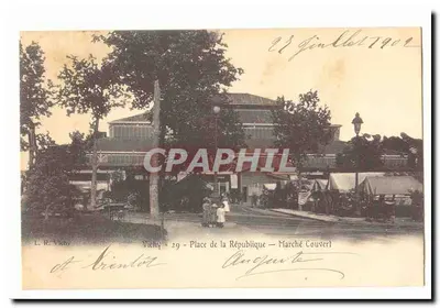 Vichy - Place de la République — Marché Couvert — L. R. Vichy