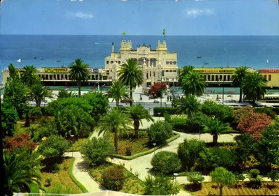 Monreale — Vista do porto e do edifício balnear — Tecnofraf spa