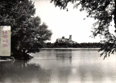 Roquemaure (Gard) — A Torre de l'Hers e a ponta da ilha de Miemart no rio Rhône — Éditions des Frères Lumières