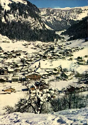 Morzine — Centre de la Station et l'Église — AS Couleurs Naturelles
