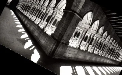 Arles-sur-Tech — As Galerias do Claustro — Éditions Magenta, Lyon
