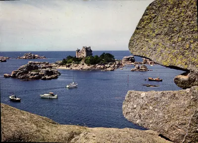 O castelo de Costaërès — A costa de granito rosa — Edições de Arte Jack Louannec