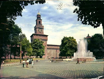 Milano - Pháo đài Sforzesco — nhà xuất bản không rõ, số series không nhìn thấy được