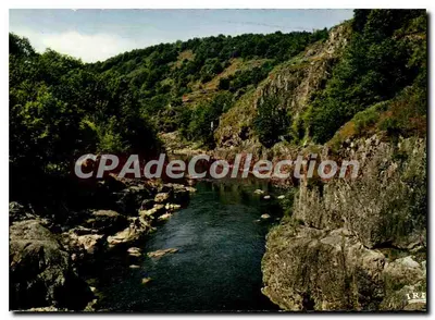 A vales da Creuse — nas proximidades de Anzême — Edições Modernas & Théodés