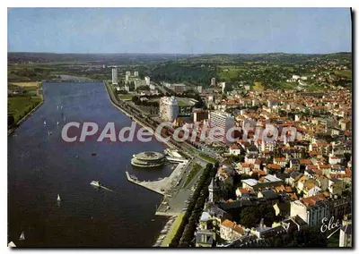 Vichy (Allier) — Vue générale sur le nouveau plan d'eau, la Rotonde et les nouveaux immeubles — Élécé