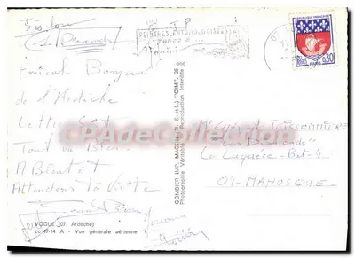 Widok z lotu ptaka La Laguèze — Ardèche — wydawca COMBIER IMP. (CPAdeCollection) — Rewers