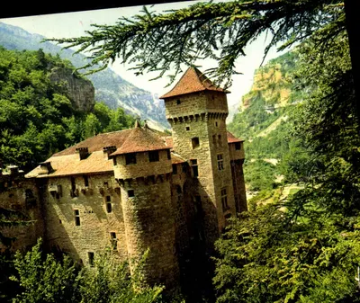 Château de la Caze — Les Gorges du Tarn (Lozère) — Éditions Yvot Paris, n° 73