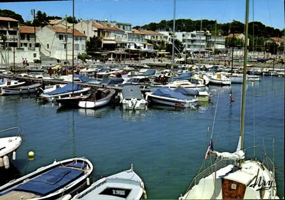Porto de Saint-Cyr-les-Lecques — vista do porto com barcos — Edição Tardy