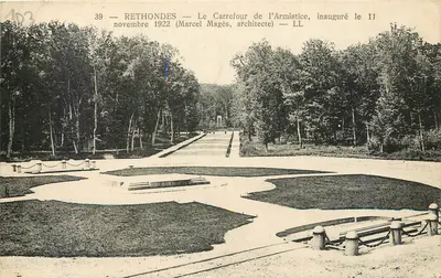 Rethondes — O Cruzeiro da Renderização, inaugurado em 11 de novembro de 1922 (Marcel Magès, arquiteto) — LL