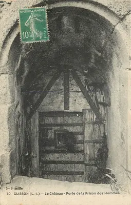 Clisson (L.-I.) — Le Château - Porte de la Prison des Hommes — F. Chapelon, mp-édit. Nantes