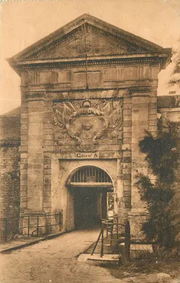 Porte de la Citadelle de Saint-Martin — Si-Martin-de-Ré — Édition artistique F. Bergeyin