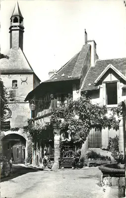 Bourbon-Lancy — The Wooden House and the Bell Tower — Éditions du LYS