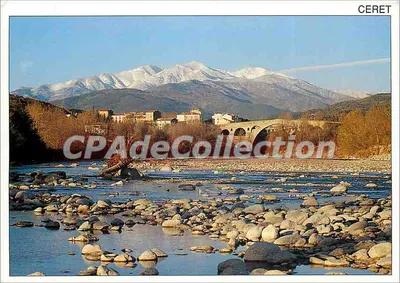 Ceret — Le pont du Diable (XIVe siècle) — au fond le Canigou (2784 m) — Objectif Sud