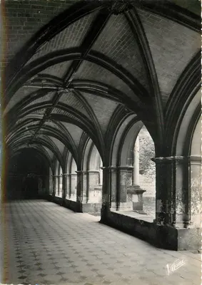 Bilhete postal semimoderno As Maravilhas do Vale do Loire Fontevrault a Abadia (Maine e Loire) A Igreja Abbatial (século XII)