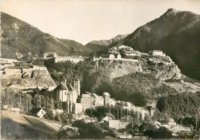 Briancón — Vieille Cité — Éditions F. Francou