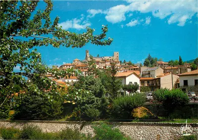 Vernet-les-Bains — Vue sur le village avec son église du XIIe siècle — Éditions «MAR»
