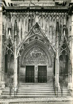Chaumont (Haute-Marne) - Igreja de São João - O Portal — editor C.W. (C.W. Fotógrafo)
