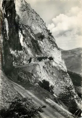 Tunel — Le Sum de Grum (1.950 m.) — Trasa przez Przełęcz Aubisque (H.P.) — Wydawnictwo JOYE - EAU