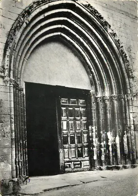 Portal da Catedral — Forcalquier (B.A.) — Edições ARIS, n°45