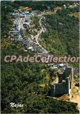Najac (Aveyron) — Vista aérea do vilarejo dominado por seu castelo (século XIII) — S.A. Cartes Postales APA ROUX ALEN