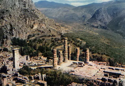 Delfos — Grande Templo de Apolo — Editor A. Hassid S.A., Atenas