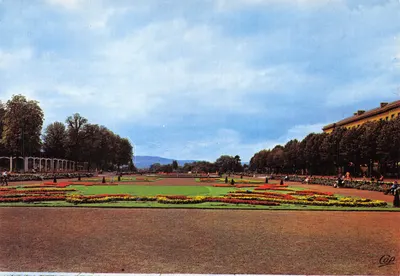 Jardim da Fontaine — vista panorâmica com parterres de flores — editor EDICAP, n° 1245