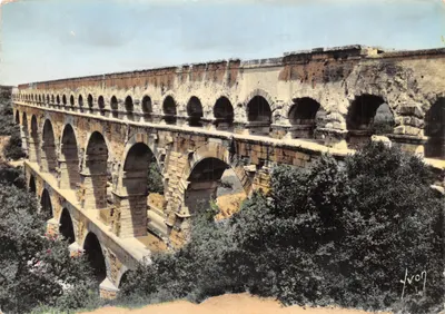 Ponte du Gard — aqueduto romano de três níveis — Éditions d'Art, Paris